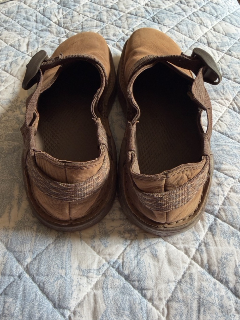 Women’s Chaco Clogs - Picture 2 of 6